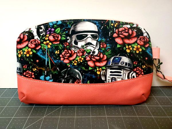 Floral Wars leather trim wristlet - Black