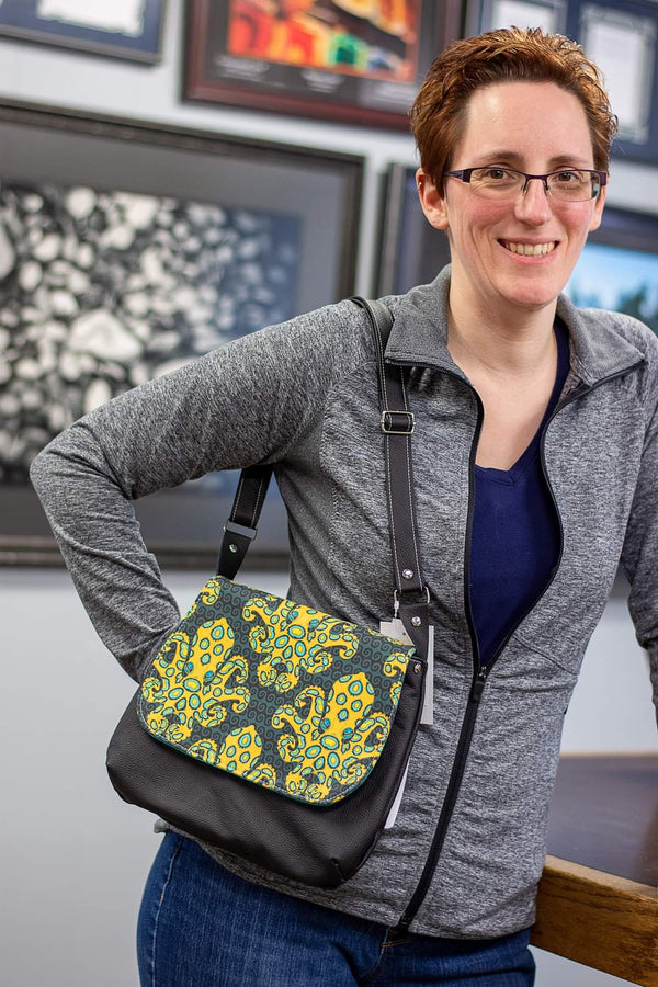 Mini Messenger Purse - gently used
